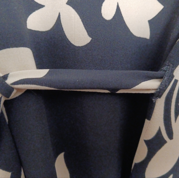 BCBG wrap Dress - Picture 5 of 5